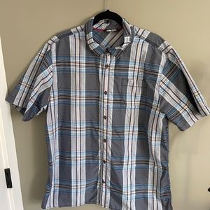 The North Face Short Sleeve Button Up Shirt in XL